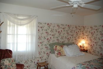 Back Forty Of Fredericksburg Bed & Breakfast Екстериор снимка